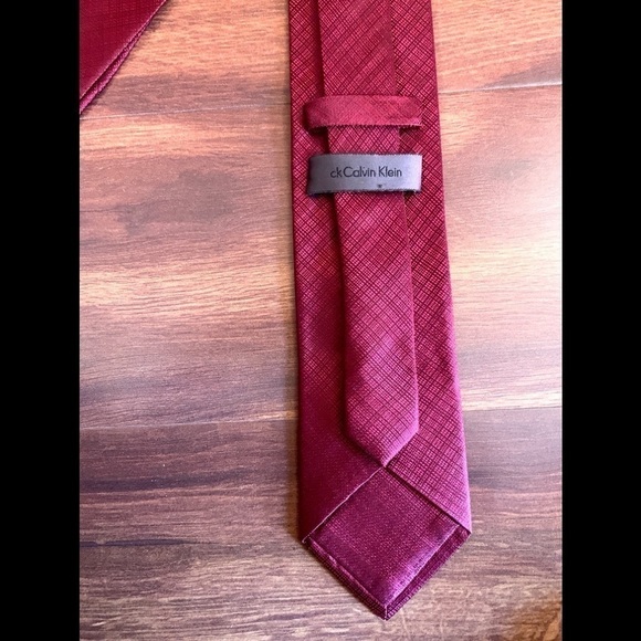 🍁SALE🍁 CALVIN KLEIN 100% Silk Red Necktie XL - Picture 3 of 9